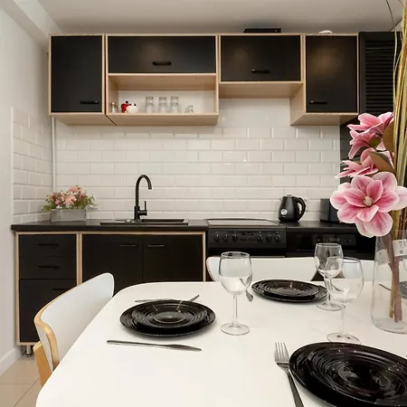 Przestronne Przy Rynku We Wroclawiu Z Klimatyzacja I Wanna By Renters Apartamento Breslavia