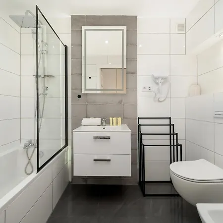 Przestronne Przy Rynku We Wroclawiu Z Klimatyzacja I Wanna By Renters Breslavia