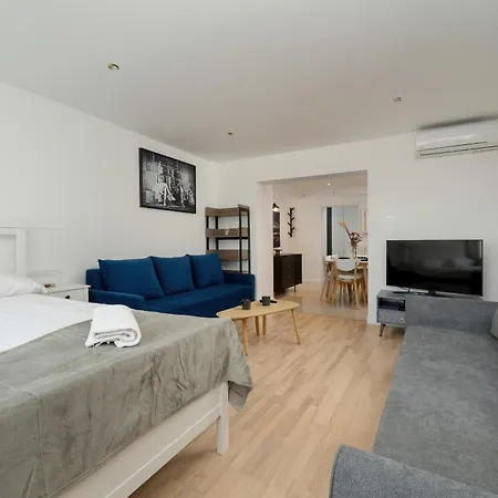 Apartamento Przestronne Przy Rynku We Wroclawiu Z Klimatyzacja I Wanna By Renters *