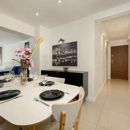 Przestronne Przy Rynku We Wroclawiu Z Klimatyzacja I Wanna By Renters *