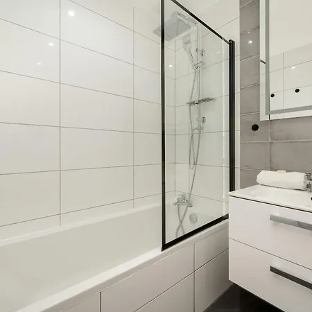 Przestronne Przy Rynku We Wroclawiu Z Klimatyzacja I Wanna By Renters Breslavia